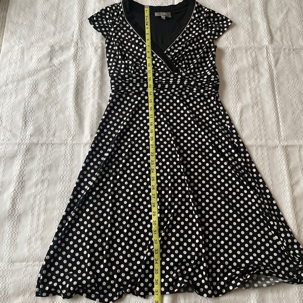 Bellissima Retro Midi Polka Dot V-Neck Dress - Picture 10 of 11